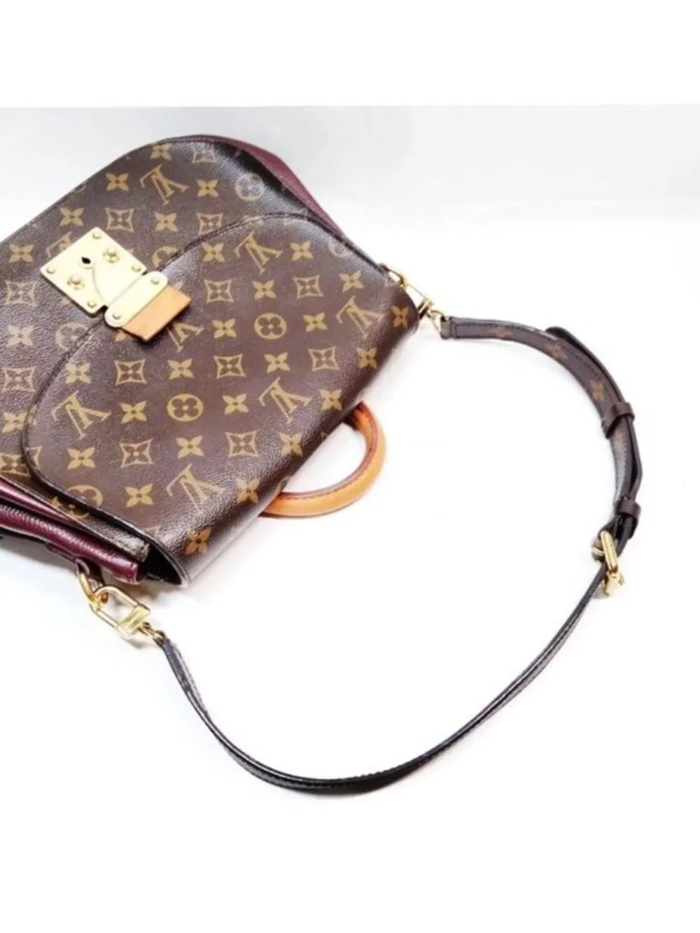 Authentic Louis Vuitton Eden MM Monogram Crossbody Satchel Shoulder Bag
